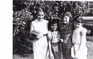 Linda Seger and her sister Holly as children