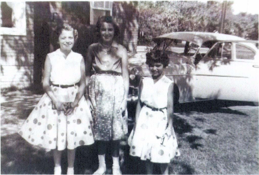 Linda Seger as a child with sister Holly