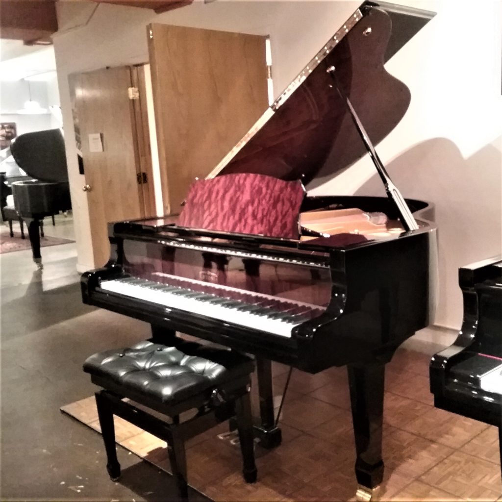 Baby Grand Estonia 